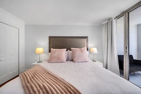 Florida Sunrise-host Covers Service Fees