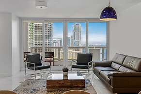 Chic Bayfront Condo With Stunning View