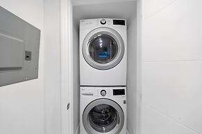 Chic Bayfront Condo With Stunning View