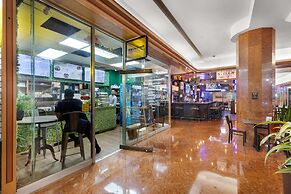 Chic Bayfront Condo With Stunning View