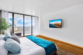 Stunning Balcony Views 4 Bedroom