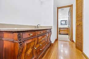 Stunning Balcony Views 4 Bedroom