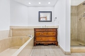 Stunning Balcony Views 4 Bedroom