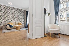 4ty3-Apartments Rochus-Market is calling