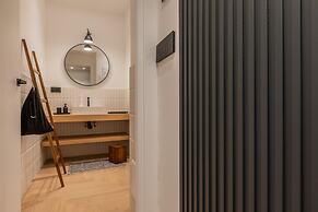 Le Giacose Design 1 by Wonderful Italy