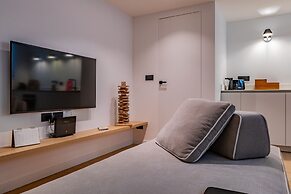 Le Giacose Design 1 by Wonderful Italy