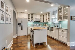 Indianapolis Getaway w/ Deck & Fire Pit!