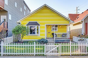 Indianapolis Getaway w/ Deck & Fire Pit!