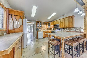 < 1 Mi to Grindstone Lake: Ruidoso Home w/ Grill!