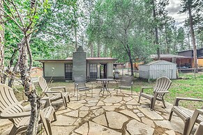 < 1 Mi to Grindstone Lake: Ruidoso Home w/ Grill!