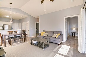 Pool + Hot Tub: Lake-view Condo in Surfside Beach!