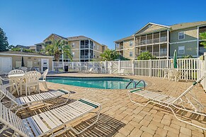 Pool + Hot Tub: Lake-view Condo in Surfside Beach!