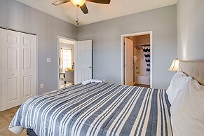 Pool + Hot Tub: Lake-view Condo in Surfside Beach!