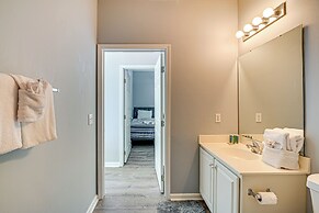 Pool + Hot Tub: Lake-view Condo in Surfside Beach!