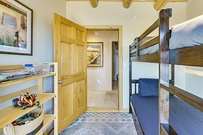 10 Mi to Taos Ski Valley: Mtn-view Duplex w/ Deck!