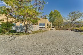 10 Mi to Taos Ski Valley: Mtn-view Duplex w/ Deck!