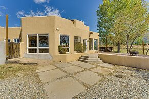 10 Mi to Taos Ski Valley: Mtn-view Duplex w/ Deck!