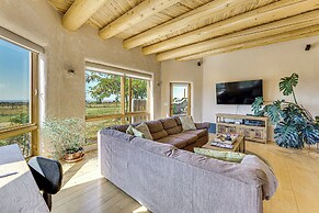 10 Mi to Taos Ski Valley: Mtn-view Duplex w/ Deck!