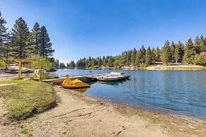 Walk to Water: Cozy Cabin in Green Valley Lake!
