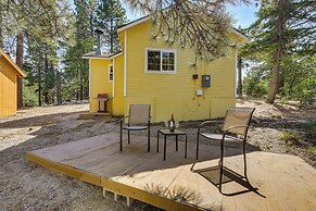 Walk to Water: Cozy Cabin in Green Valley Lake!