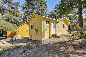 Walk to Water: Cozy Cabin in Green Valley Lake!