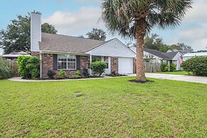 Near Dtwn & Beach: Savannah Home w/ Game Room!