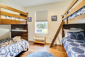 Near Dtwn & Beach: Savannah Home w/ Game Room!