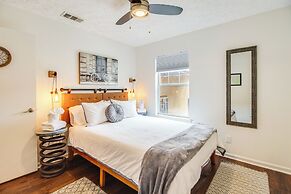 Near Dtwn & Beach: Savannah Home w/ Game Room!