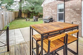 Near Dtwn & Beach: Savannah Home w/ Game Room!
