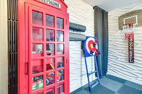 Near Dtwn & Beach: Savannah Home w/ Game Room!