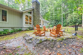 Sapphire Home w/ Fireplace Near Skiing & Hiking!