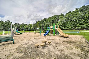 Sapphire Home w/ Fireplace Near Skiing & Hiking!