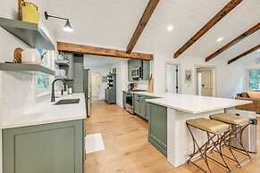 Sapphire Home w/ Fireplace Near Skiing & Hiking!