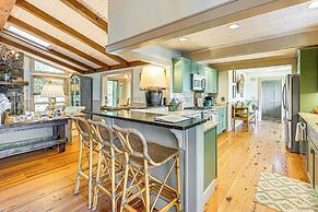 3 Mi to Downtown Cashiers: Home w/ Mountain Views!