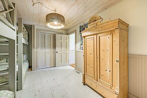 3 Mi to Downtown Cashiers: Home w/ Mountain Views!