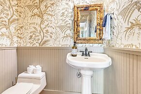 3 Mi to Downtown Cashiers: Home w/ Mountain Views!