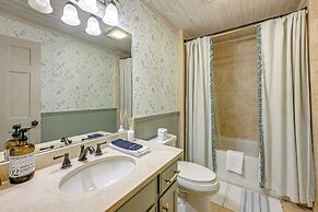 3 Mi to Downtown Cashiers: Home w/ Mountain Views!