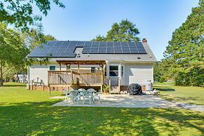15 Mi to Raleigh: Pet-friendly Home w/ Fire Pit!