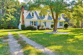 15 Mi to Raleigh: Pet-friendly Home w/ Fire Pit!