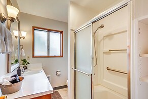 Pet-friendly Gem w/ Ping-pong Table in Oregon!