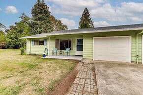 Pet-friendly Gem w/ Ping-pong Table in Oregon!