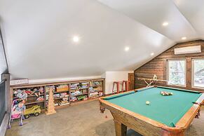Quiet Home Near Sacramento River: Deck & Fire Pit