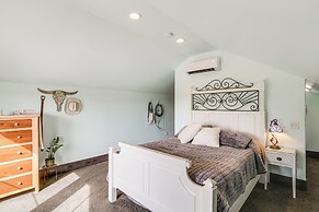 Quiet Home Near Sacramento River: Deck & Fire Pit