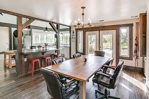 Quiet Home Near Sacramento River: Deck & Fire Pit