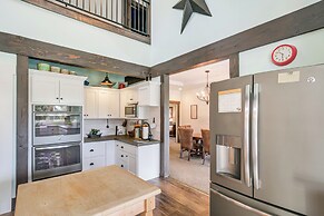 Quiet Home Near Sacramento River: Deck & Fire Pit