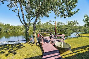 Quiet River Retreat ~ 20 Mi to Port Lavaca!