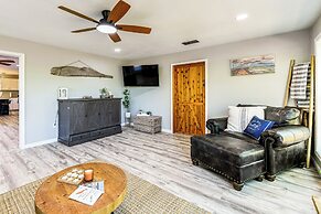 Quiet River Retreat ~ 20 Mi to Port Lavaca!