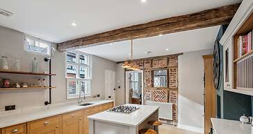 Corner Cottage - 3 Beds Bathtub Outdoor Terrace