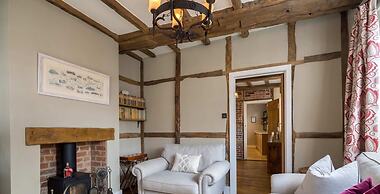 Corner Cottage - 3 Beds Bathtub Outdoor Terrace