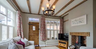 Corner Cottage - 3 Beds Bathtub Outdoor Terrace